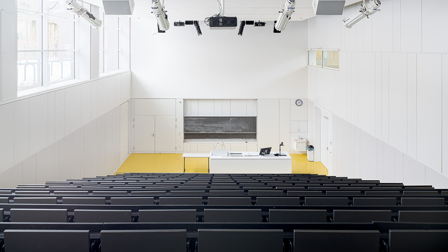 Blick in den Hörsaal NI 001 im Nieper-Bau