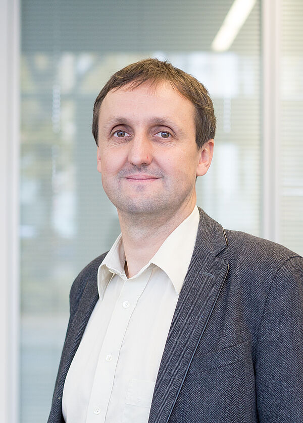 Prof. Dr. Holger Müller (SCM) Prof. Dr. Holger Müller (SCM)