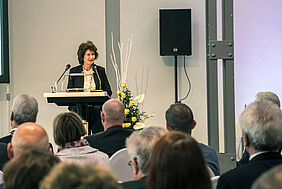 Dr. Eva-Maria Stange, Staatsministerin für Wissenschaft und Kunst, würdigte die Entwicklung der sächsischen HAW in den vergangenen 25 Jahren. (Foto: H. Hammer)