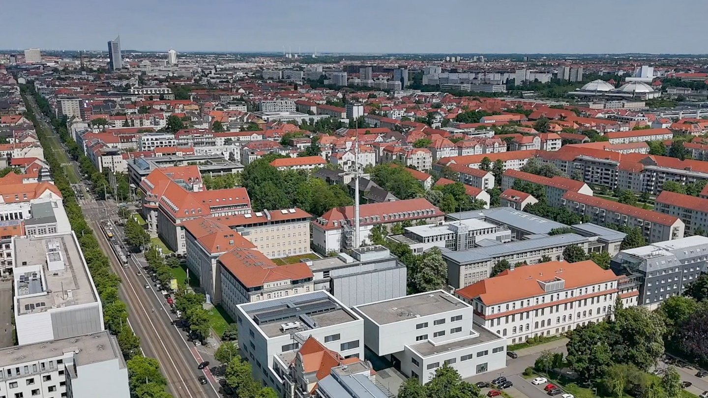 HTWK-Hauptcampus Blick aus der Vogelperspektive auf den Hauptcampus sowie das Zentrum Leipzigs