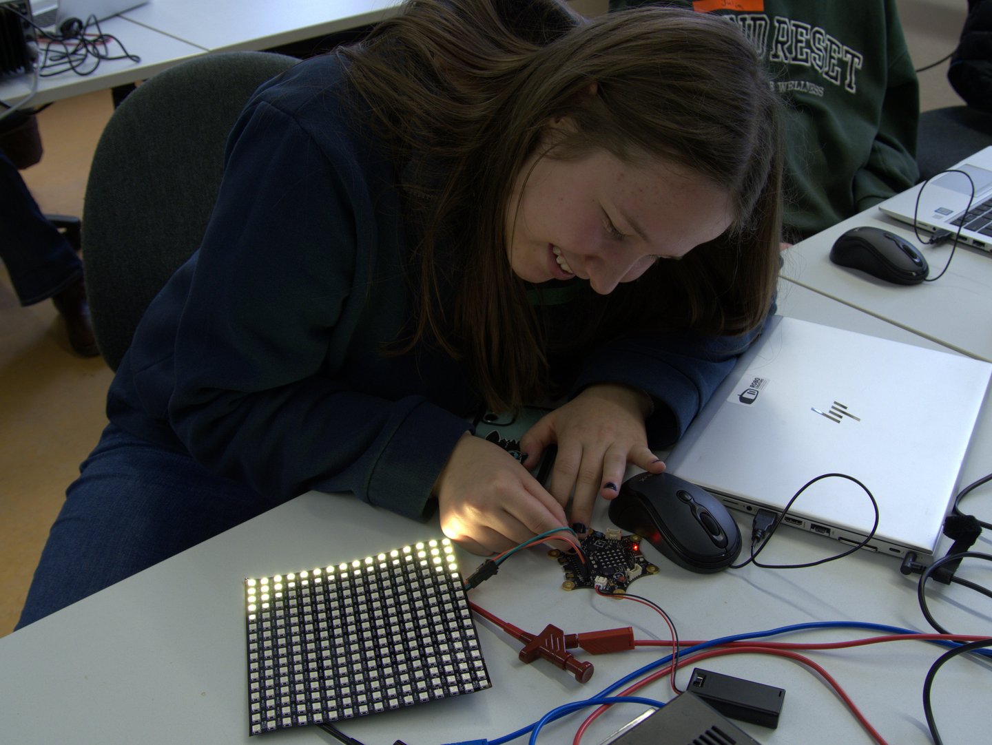 Teilnehmerin programmiert Calliope