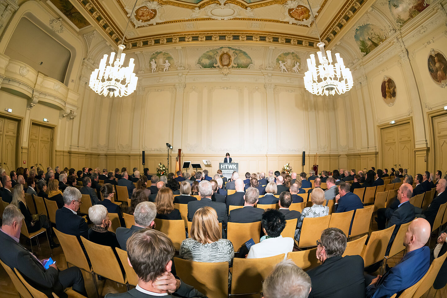 Festakt der Investitur in den „Salles de Pologne“. (Foto: Swen Reichhold/HTWK Leipzig) Feier in großem Saal