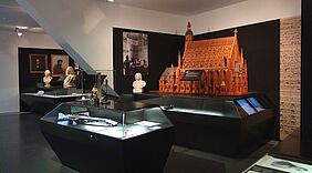 Ausstellung mit Modell der Leipziger Thomaskirche, Thema: Musikstadt Leipzig