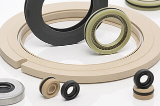 Round gaskets in various sizes