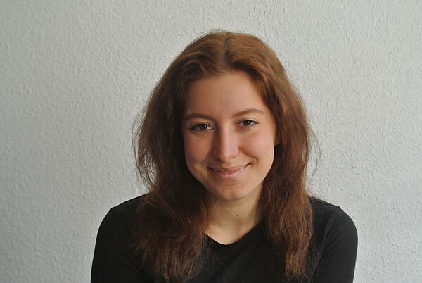 Jolanda Karagkounis (23) studiert Buch- und Medienproduktion im vierten Fachsemester (Fotos: privat) Jolanda Karagkounis (23) studiert Buch- und Medienproduktion im vierten Fachsemester (Fotos: privat)