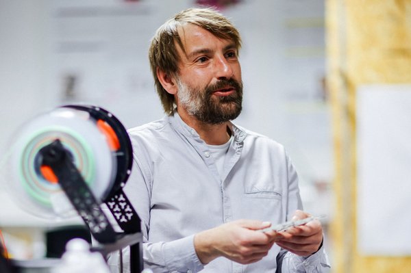 Zum Magazinbeitrag "3D-Druck & Funktionale Oberflächen“: Ein neuer Studiengang als Antwort auf Bedarfe aus der Wirtschaft"