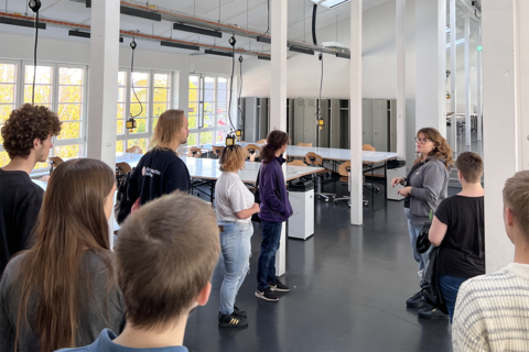 Ferienhochschule 2022, Tag 1 Campusrundgang HTWK Leipzig © Stefan Schmeißer, HTWK Leipzig