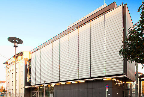 Fechner-Bau Außenansicht des Fechner-Baus.