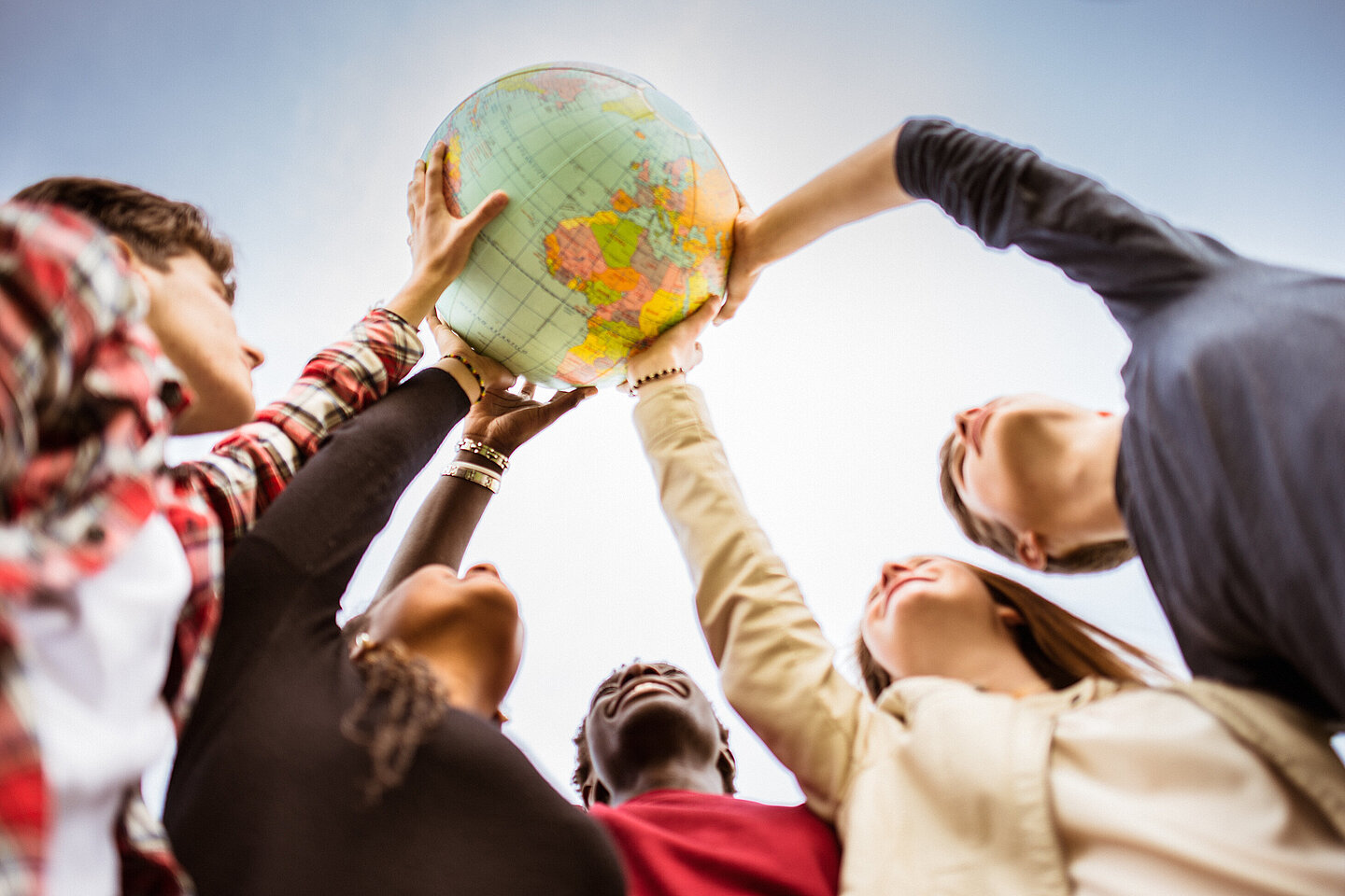 Internationale Studierende Zur Seite FIT-Projekt: Förderung internationaler Studierender zur Integration in Studium und Arbeitsmarkt