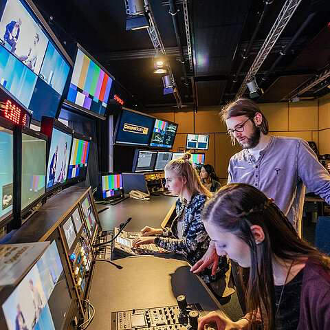 Studiengang Medientechnik Bachelor Symbolbild Studiengang Medientechnik Bachelor