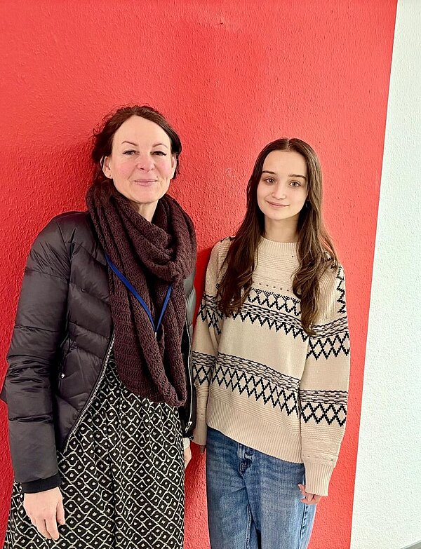 Schülerin Laura bei der Studienberatung während des Schülerpraktikums