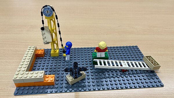 Lego-Modell Fertiges Lego-Modell einer Person zu einer vorgegebenen Fragestellung