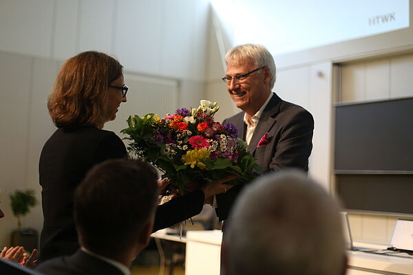 Rektorin Prof. Gesine Grande und Dr. Thomas Kremer Vorstandsmitglied Deutsche Telekom AG