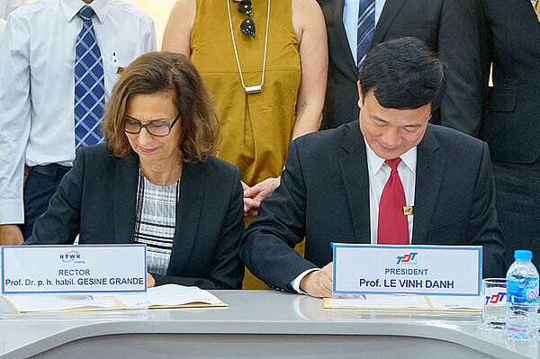 Unterzeichnung der Kooperationsvereinbarung zum Studierendenaustausch an der Ton Duc Thang University, Ho Chi Minh City