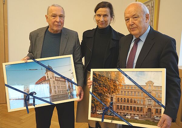Dr. Jochen Staude (li.) und Prof. Klaus-Peter Schulze wurden von Rektorin Prof. Gesine Grande verabschiedet. (Foto: HTWK Leipzig)
