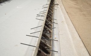 SlideTex Gleitschicht wird an der Betonbodenplatte eingesetzt