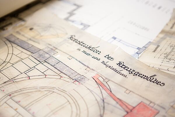 Detail. Detail.