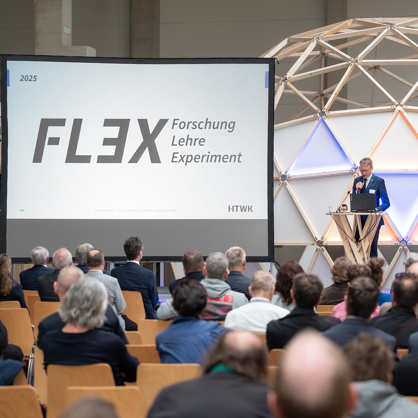Zur News 10 Jahre FLEX und innovativer Holzbau