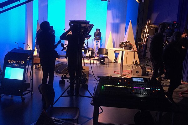 Das TV-Studio der HTWK Leipzig in der Aufbauphase Das TV-Studio der HTWK Leipzig in der Aufbauphase