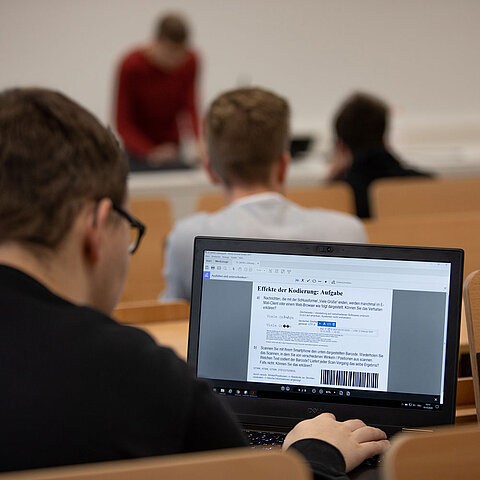 Studiengang Telekommunikationsinformatik Bachelor Symbolbild Studiengang Telekommunikationsinformatik Bachelor