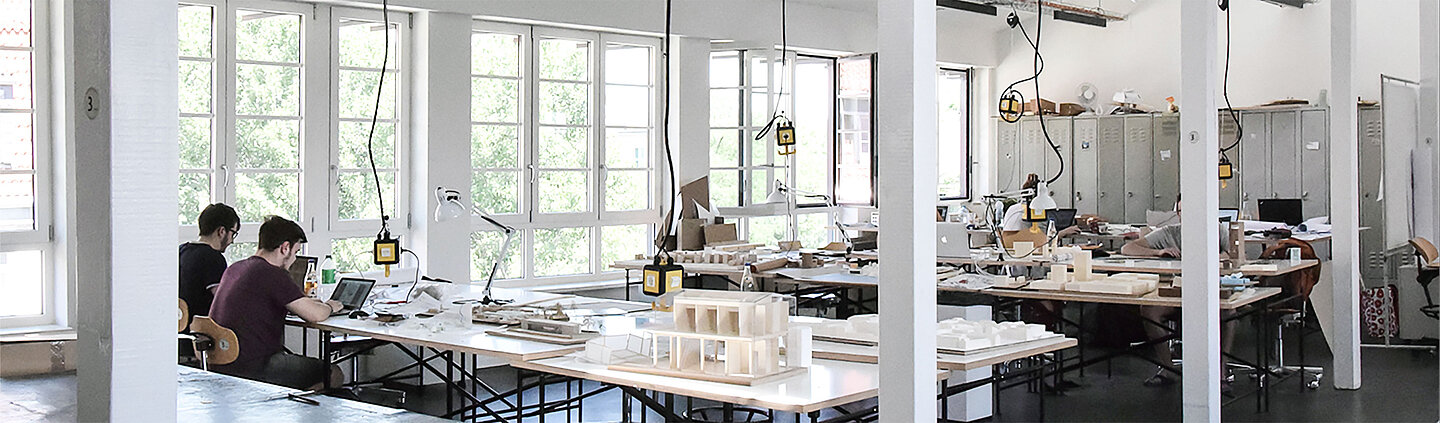 Blick ins Atelier des Architekturstudiengangs Blick ins Atelier des Architekturstudiengangs