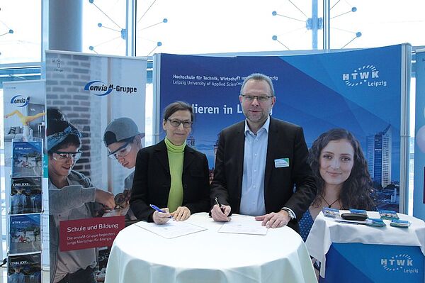 Prof. Gesine Grande (Rektorin HTWK Leipzig) und Dr. Andreas Auerbach (Vorstand enviaM/Geschäftsführer MITGAS; Foto: Thorsten Schack/MITGAS)