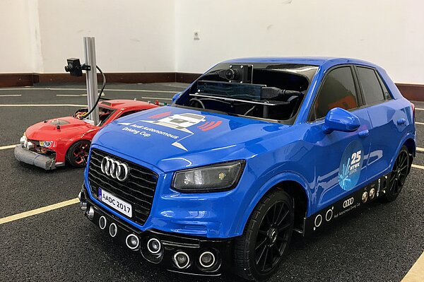 Das Modellauto des Teams HTWK Smart Driving. (Foto: Lina Peters/Team HTWK Smart Driving)