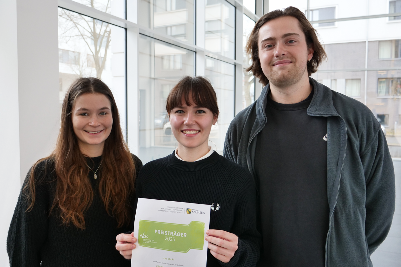 FiberFlow-Team (v.l.n.r.): B. Sc. Elena Richter, B. Eng. Lena Strobl und Ludwig Morgenstern