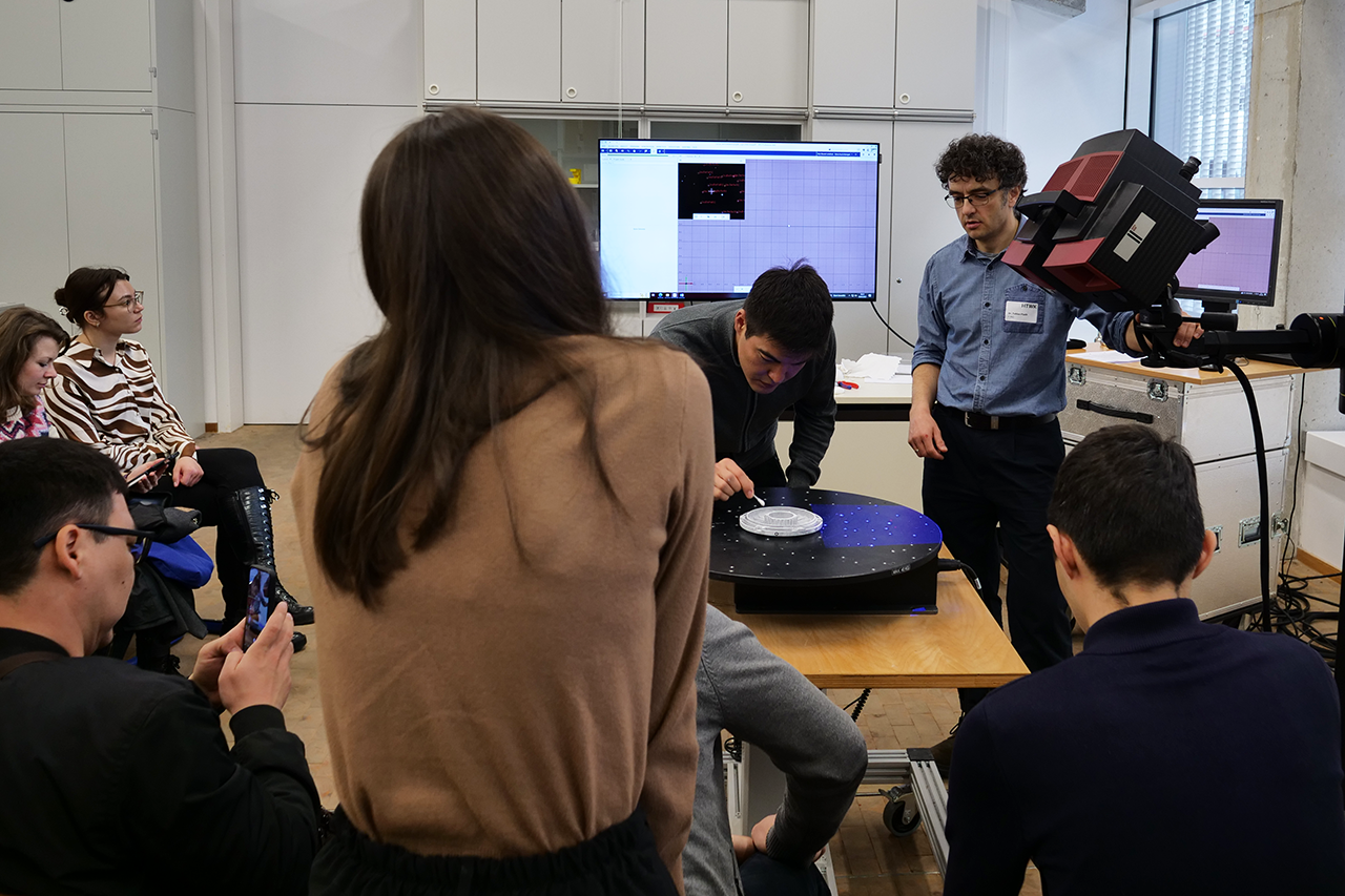 Seminargruppe am 3D-Scan