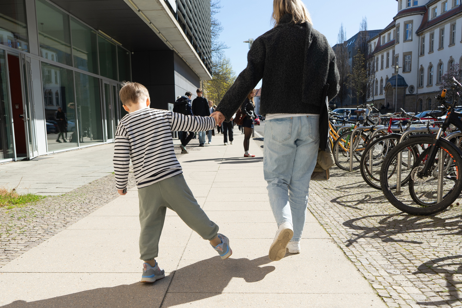 Zur Seite Studieren mit Kind